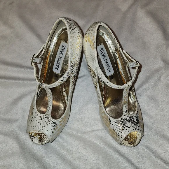 Women's high heels shoes/ STEVE MADDEN/ Color White with Gold / size 6 - Picture 2 of 7